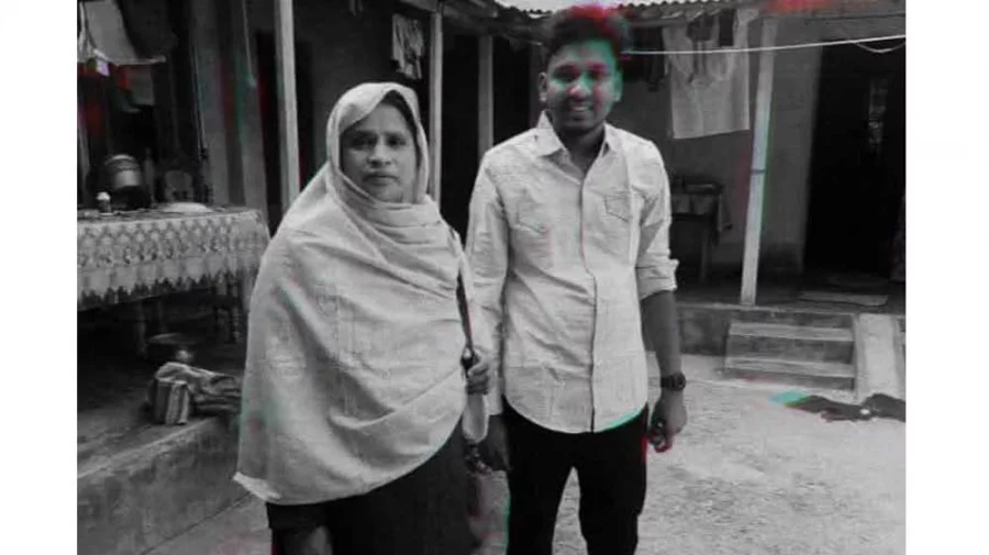 ছাত্রলীগ নেতার মাকে মাথায় ধারালো অস্ত্র দিয়ে আঘাত করে হত্যা